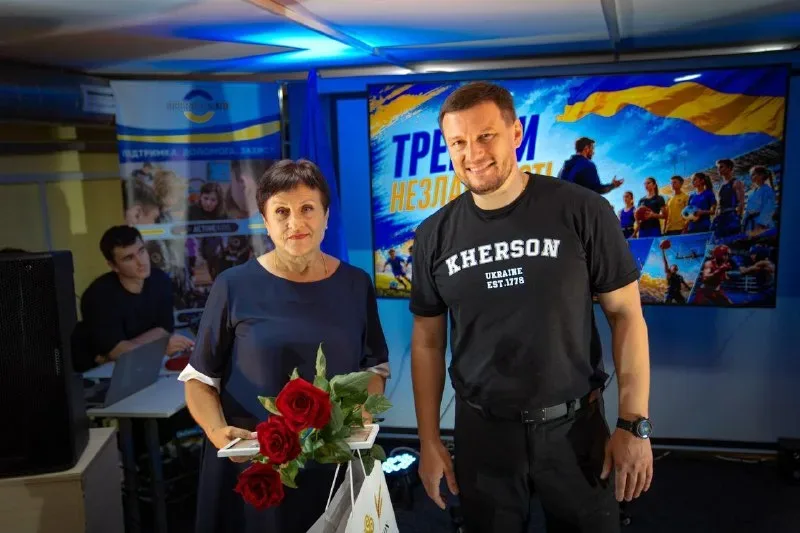 Тренери Херсонщини отримують відзнаки від Міністерства молоді та спорту України 7