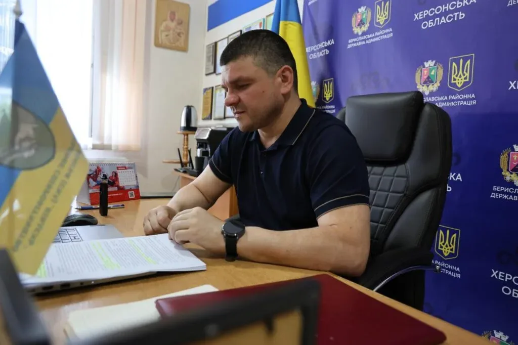 Карта Бериславського району Херсонщини з позначенням порожніх сіл та зон евакуації 3