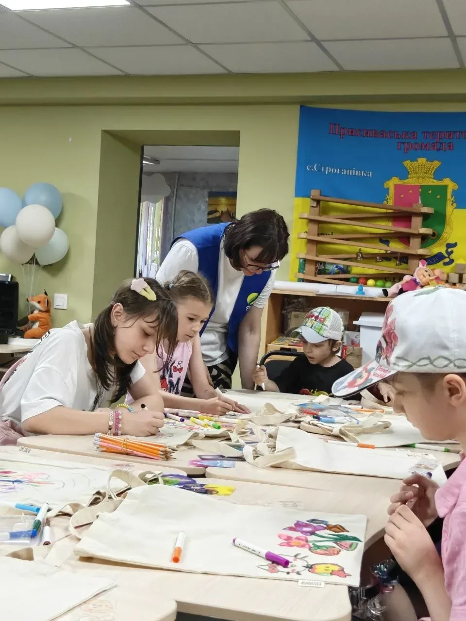 Переселенці з Херсонщини отримують допомогу у центрі «Вільні разом» у Дніпрі 4