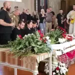 Прощання з Анжелікою Пєрєвєрзєвою у Херсоні, яка загинула від російського дрона під час виконання обов'язків 2