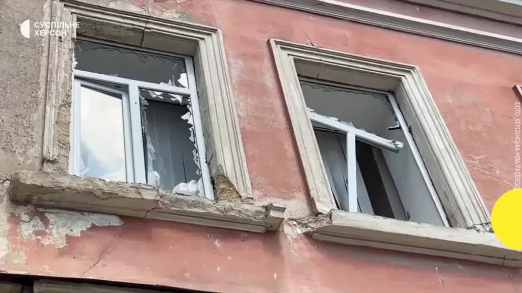 У Корабельному районі Херсона поранено 17-річну дівчину після артобстрілу РФ
