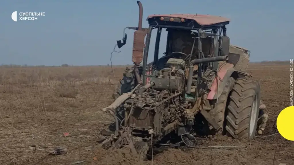 У Зеленівці російський дрон атакував трактор: двоє жителів отримали мінно-вибухові травми