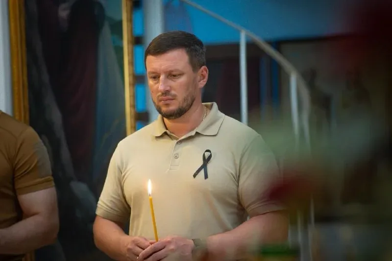 Україна вшановує пам’ять загиблих у російському полоні, згадуючи злочини в Оленівці та Херсонщині