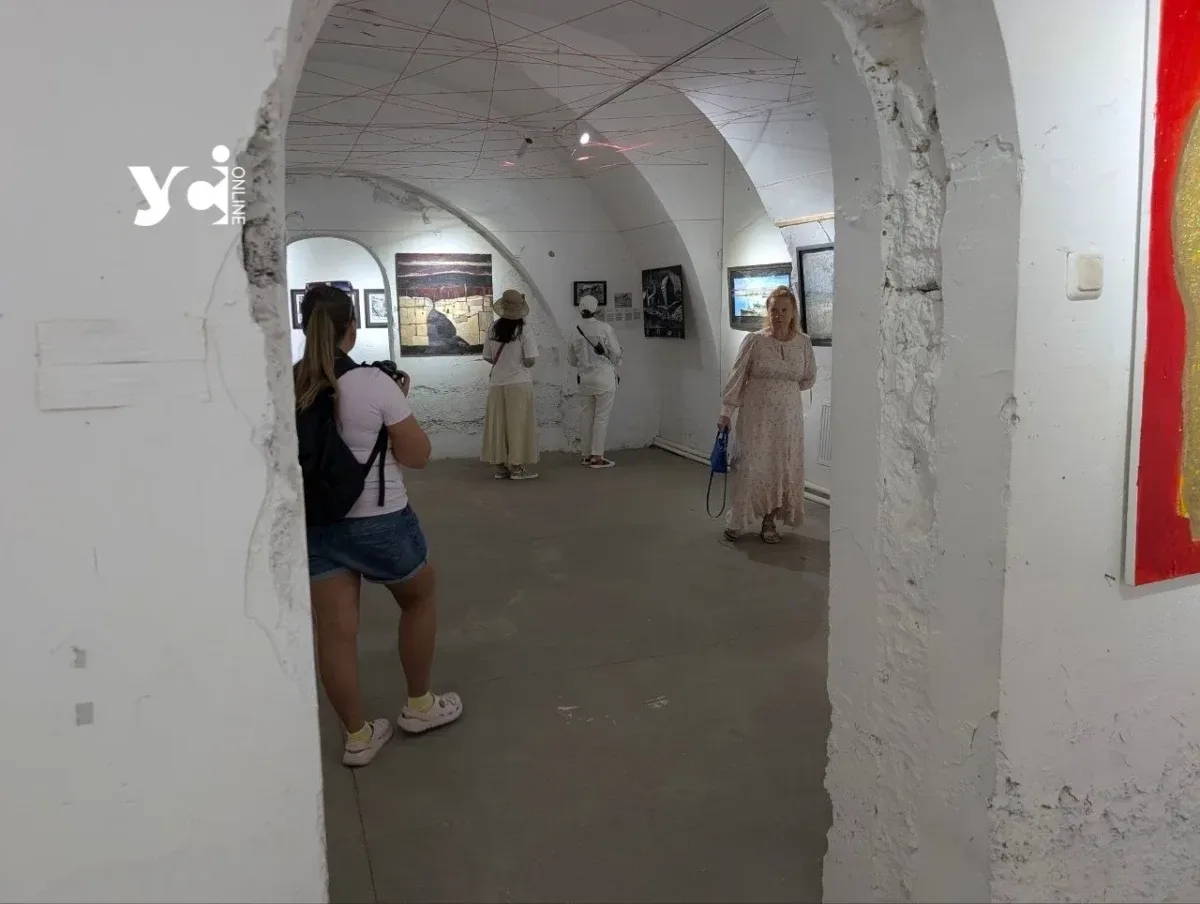 Виставка «ХЕРСОН: НЕ/вкрадене» в Одесі, присвячена пограбованому Херсонському художньому музею 3