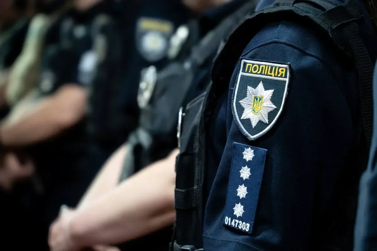 Ярослав Шанько та Олександр Прокудін нагороджують поліцейських Херсонщини з нагоди Дня Національної поліції України. 4