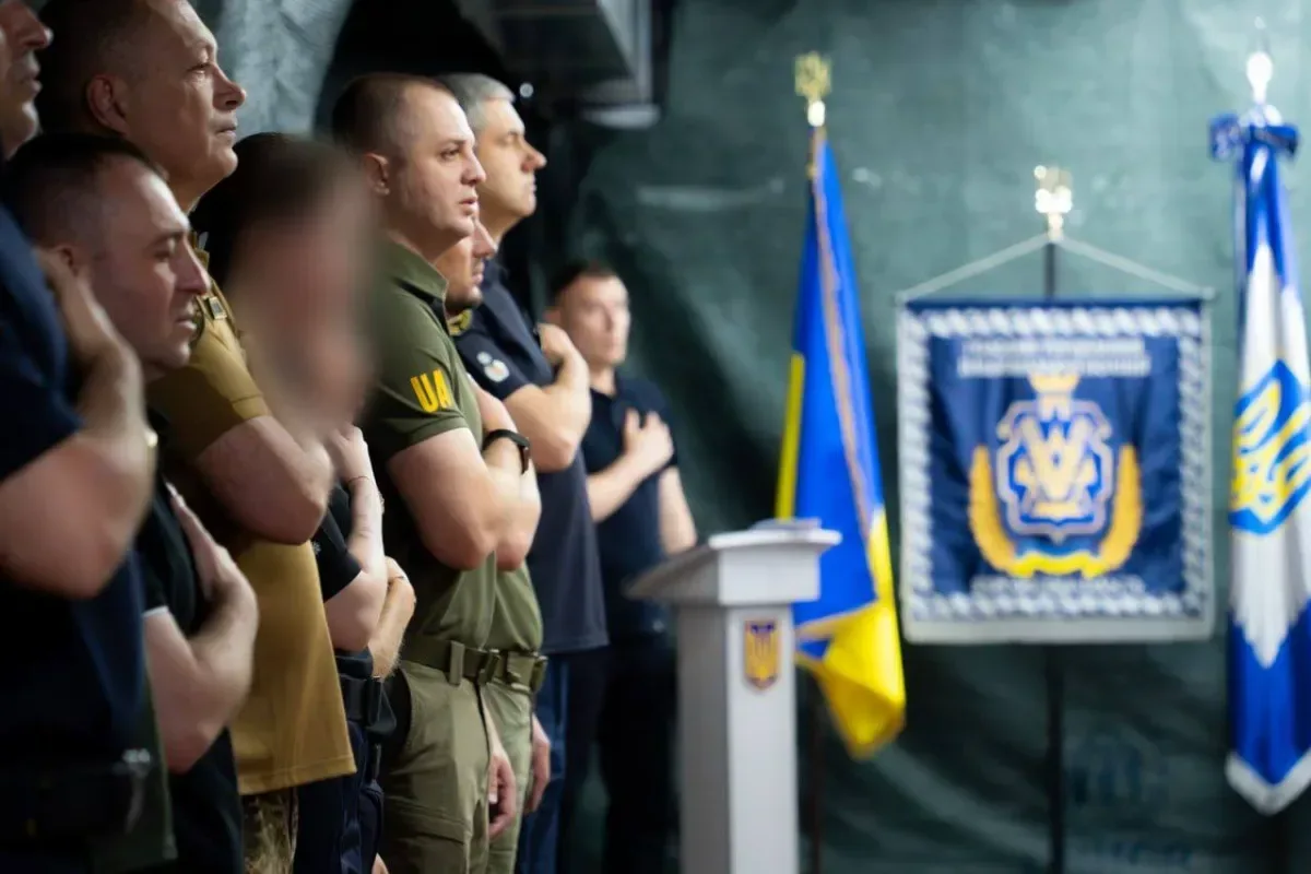 Ярослав Шанько та Олександр Прокудін нагороджують поліцейських Херсонщини з нагоди Дня Національної поліції України. 9