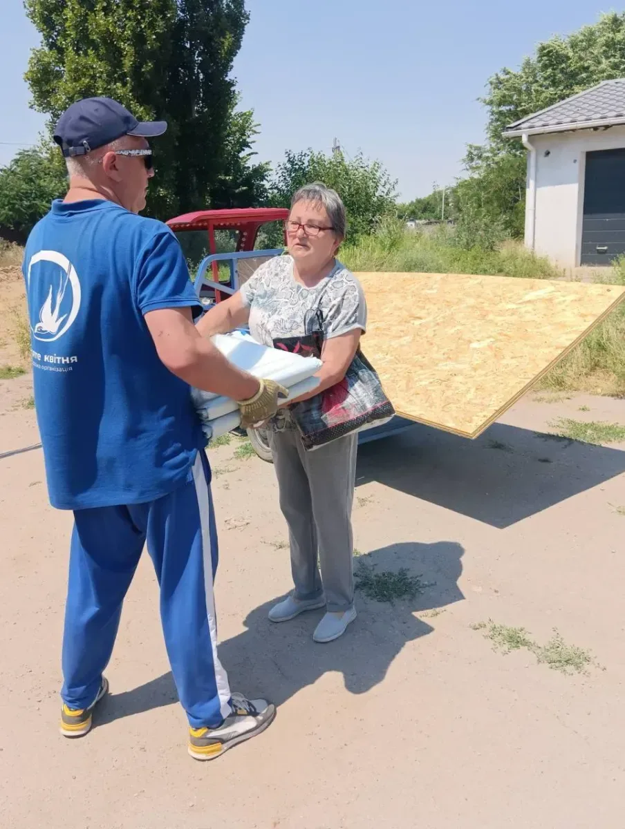 Пакунки з гуманітарною допомогою для мешканців Зеленівського та Степанівського округів Херсона 3