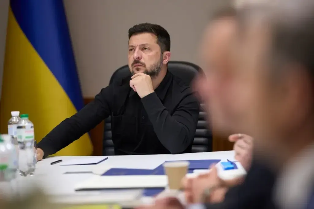 Зеленський зібрав Ставку з командирами корпусів та виробниками зброї