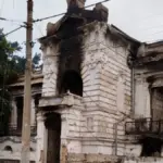 Зруйнована будівля Херсонської школи шахів та шашок після російського обстрілу 25 липня