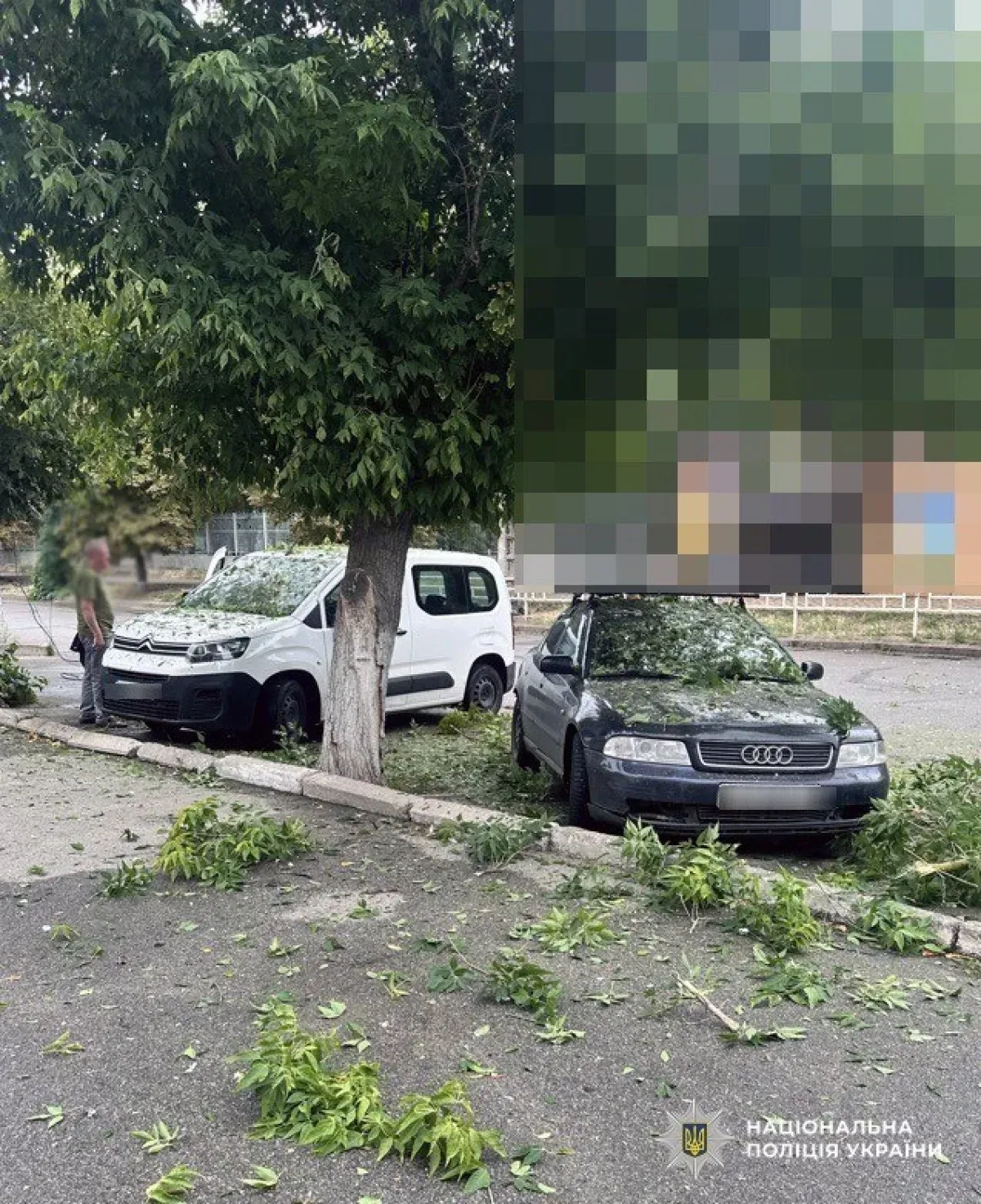 Пошкодження після обстрілів на Херсонщині: зруйновані будівлі, пожежі, поле з зерновими 4