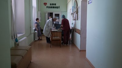 У Херсоні померла 78-річна жінка, яка отримала тяжкі травми через російський обстріл 6 квітня