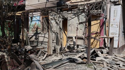 Загинула людина, семеро поранених. Війська РФ обстріляли 28 населених пунктів Херсонщини