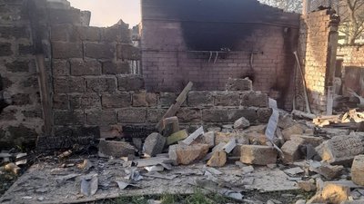 Російські війська обстріляли Комишани поблизу Херсона: пошкоджені будинки та електромережі