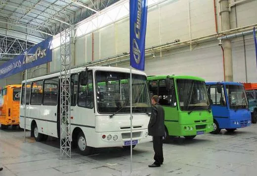 МВД закупило автозаки у «АнтоРуса» вчетверо дороже, чем ранее в Харькове