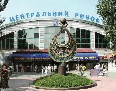 Мэрия Херсона надеется навести порядок вокруг Центрального рынка