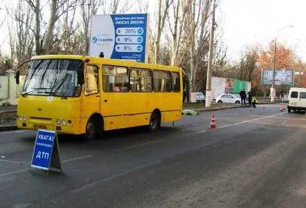 В смерти школьника под колесами маршрутки разберется специальная комиссия мэрии