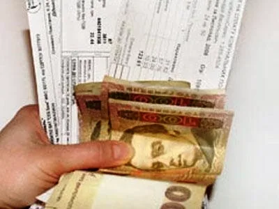 Азаров приказал Cальдо отменить повышение тарифов на ЖКУ