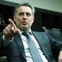 Костяк ждет в гости Януковича, Азарова и Фирташа