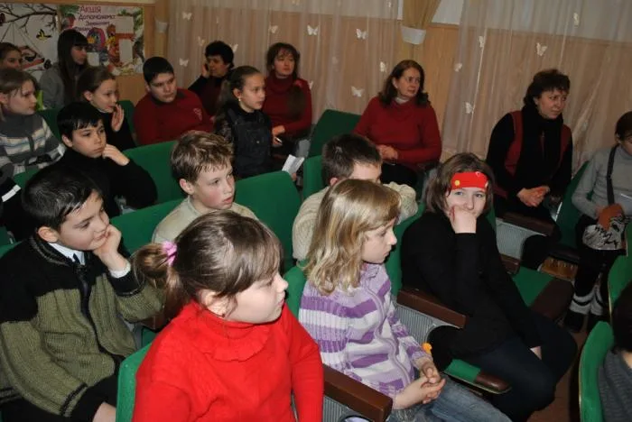 В Херсоне проходит ежегодная акция «Поможем зимующим птицам»
