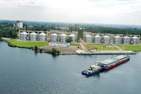 Перегрузочный терминал ООО СП «Нибулон» в Казацком будет сдан до конца июня