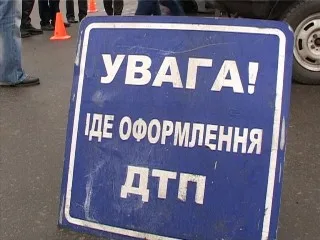 В Херсоне маршрутка врезалась в столб