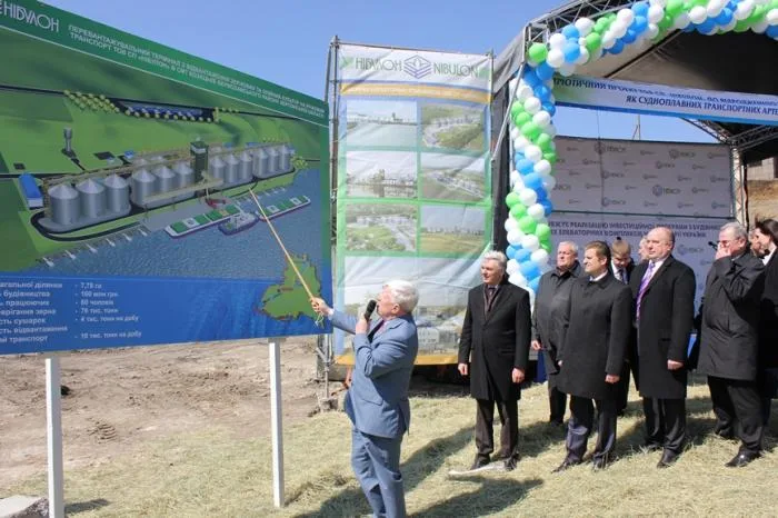 Перегрузочный терминал ООО СП «Нибулон» в Казацком будет сдан до конца июня