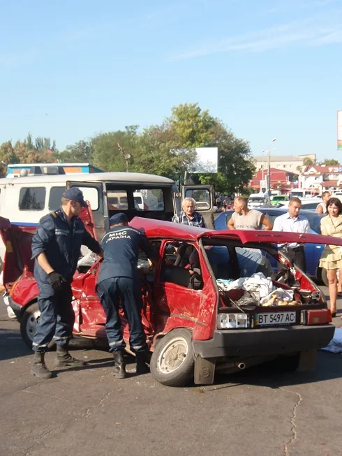 В Херсоне в ДТП с участием маршрутки погибли 3 человека (уточнено)