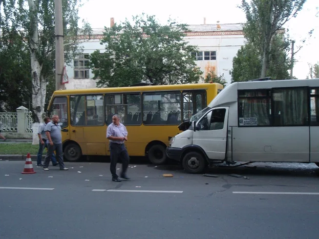 В Херсоне маршрутки отправили в больницу 5 херсонцев (уточнено)