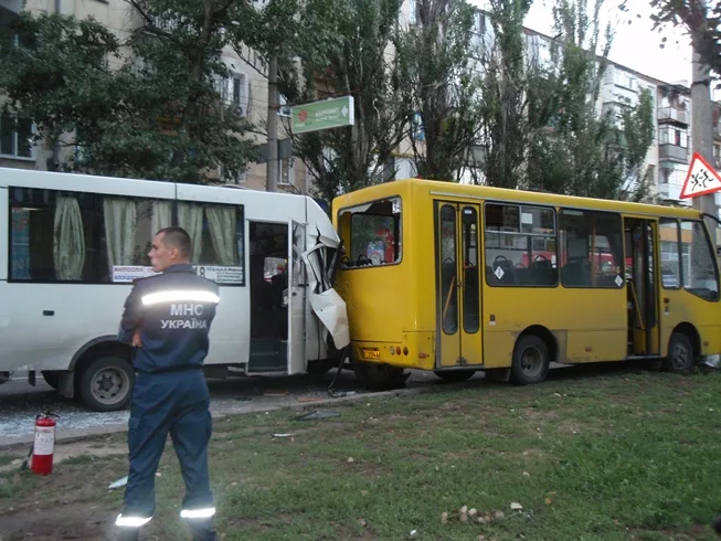 В Херсоне маршрутки отправили в больницу 5 херсонцев (уточнено)