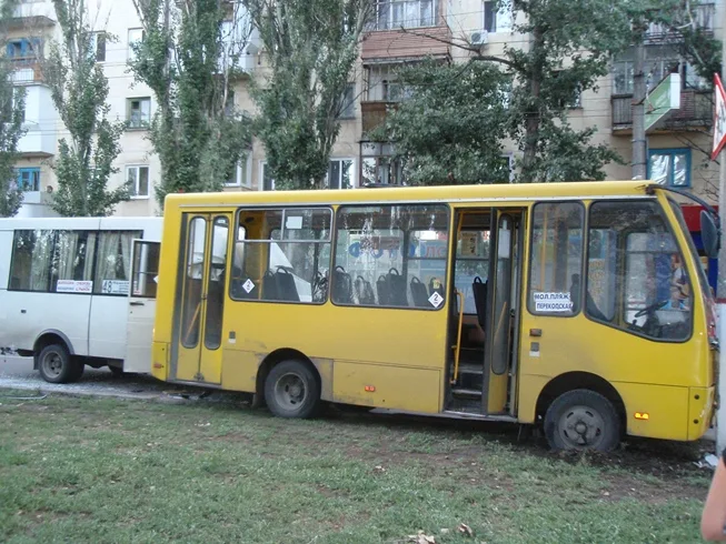 В Херсоне маршрутки отправили в больницу 5 херсонцев (уточнено)