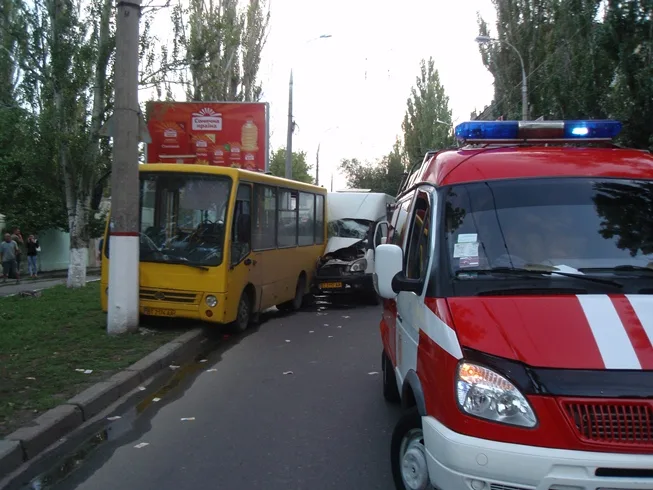 В Херсоне маршрутки отправили в больницу 5 херсонцев (уточнено)