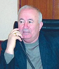 Ниметуллаев обещает включить воду в Геническе до конца дня, а Пинаев шлет телеграммы Януковичу