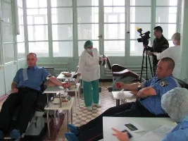 В Херсоне работники ГАИ сдавали кровь для пострадавших в ДТП