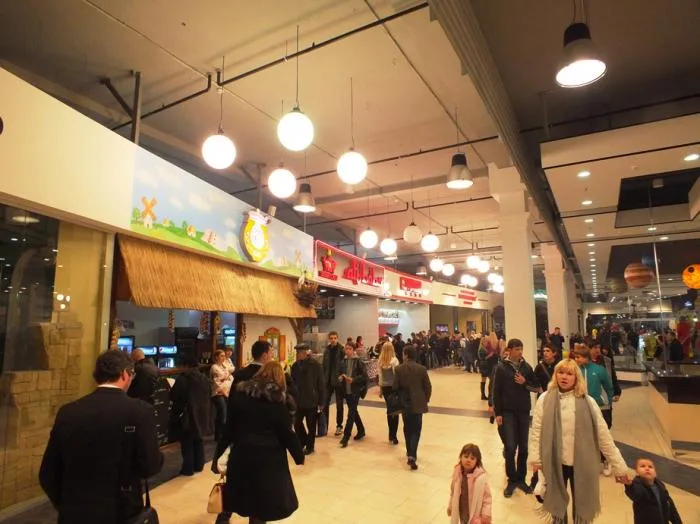 В Херсоне открылась вторая очередь ТРЦ “Fabrika”