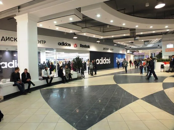 В Херсоне открылась вторая очередь ТРЦ “Fabrika”