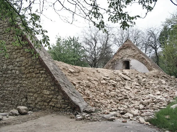 Партийный «философ», избивающий журналиста