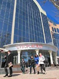 ТРЦ “Суворовский” обещают снести накануне …его открытия