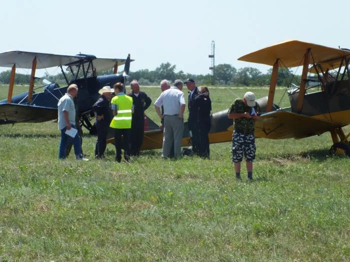 Сегодня 2 тыс. херсонцев пришли посмотреть на ретро-самолеты аэроклуба Air Squadron