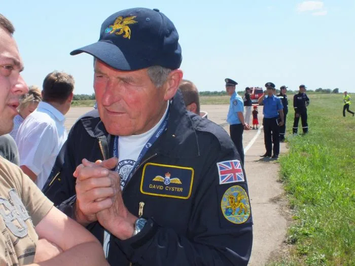 Сегодня 2 тыс. херсонцев пришли посмотреть на ретро-самолеты аэроклуба Air Squadron