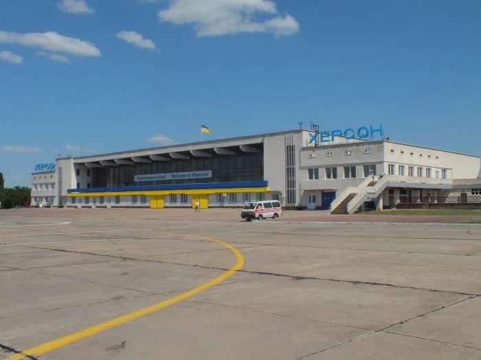 Сегодня 2 тыс. херсонцев пришли посмотреть на ретро-самолеты аэроклуба Air Squadron