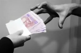 Единственное, что Украину сегодня спасает, — возможность давать взятки