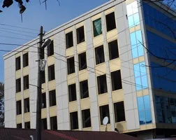 Демонтаж самостроя в центре Херсона – в разгаре