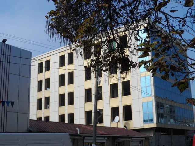 Демонтаж самостроя в центре Херсона – в разгаре