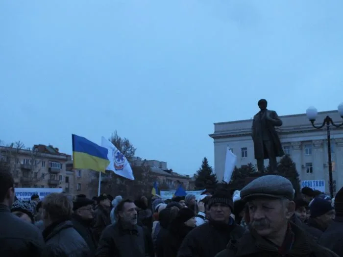 Херсонские регионалы во главе с губернатором провели свой Майдан