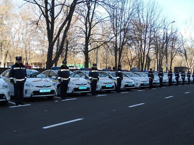 Херсонские ГАИшники будут ездить на новеньких гибридных Toyota