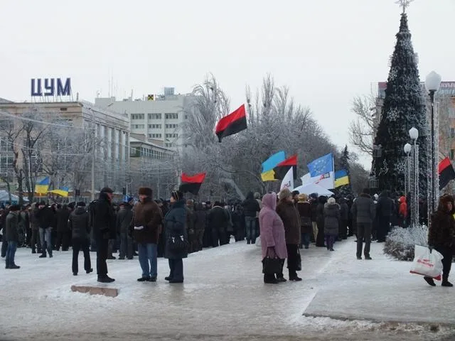 Два херсонских Майдана: кто кого провоцирует?