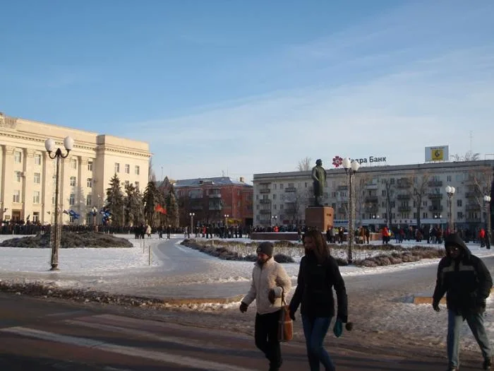 Перед Херсонской ОГА мирное противостояние (дополнено)