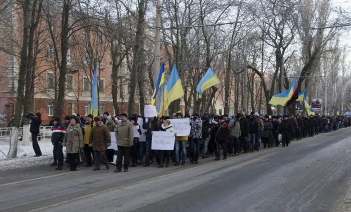 Перед Херсонской ОГА мирное противостояние (дополнено)
