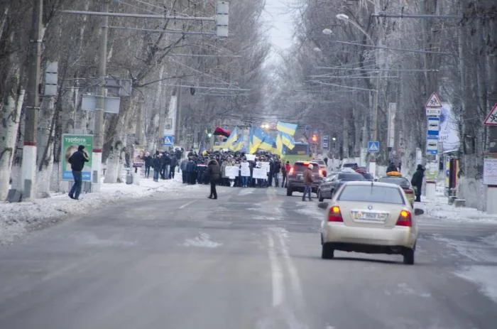 Перед Херсонской ОГА мирное противостояние (дополнено)