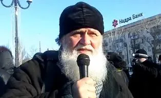 Херсонскому священнику угрожают за интерес к незаконным стройкам в Антоновке